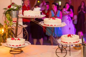 hochzeitstorte auf feier mit hochzeitsdj bad harzburg